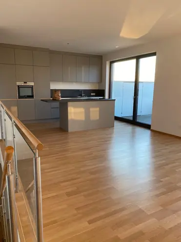 4 Zimmer Wohnung mit 151 m² in Dresden – Bild 2
