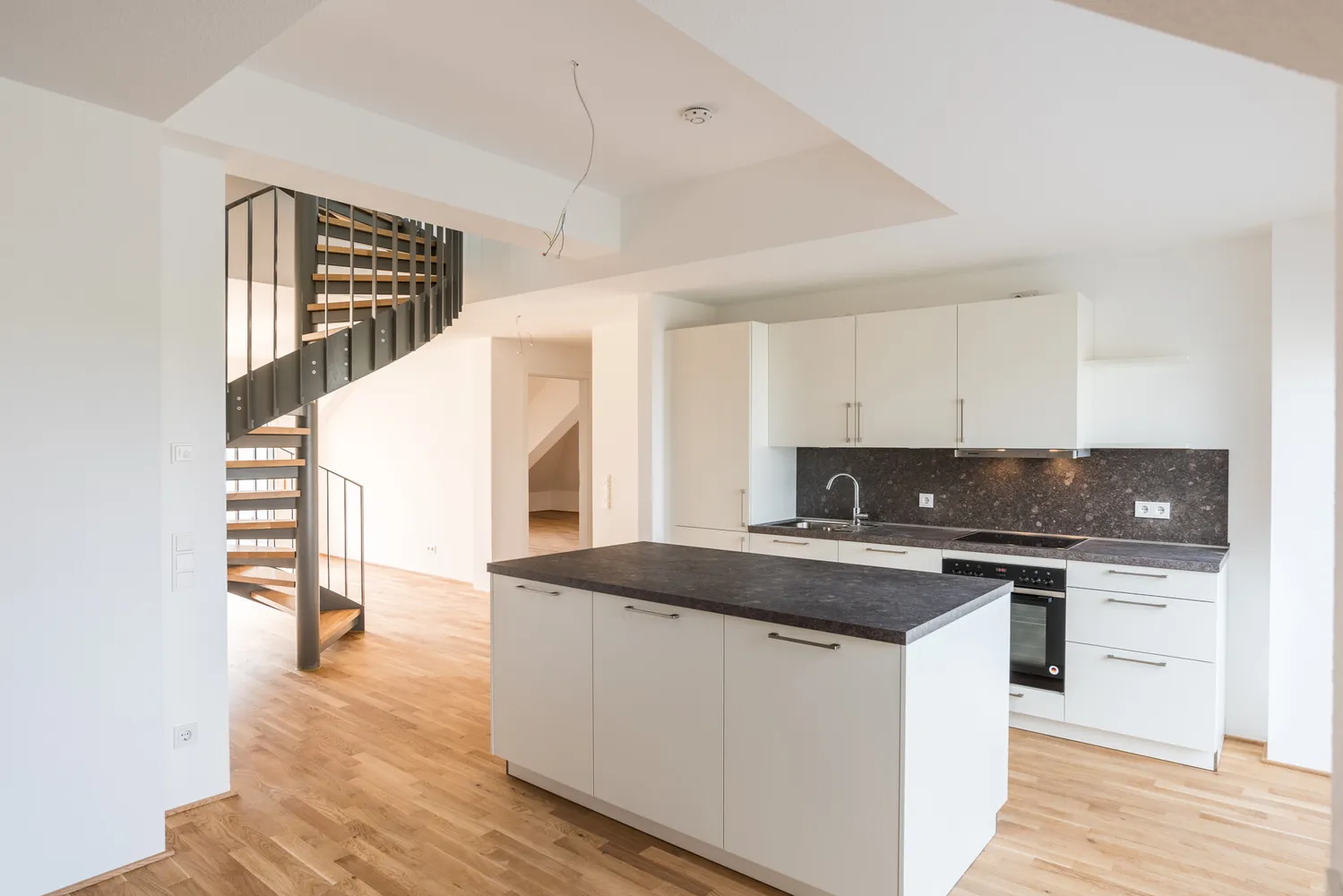 5 Zimmer Wohnung mit 194 m² in Mannheim – Bild 1