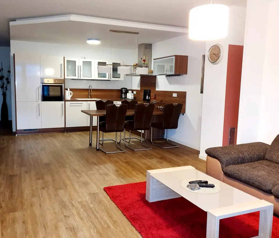 3 Zimmer Wohnung mit 100 m² in Rostock – Bild 1