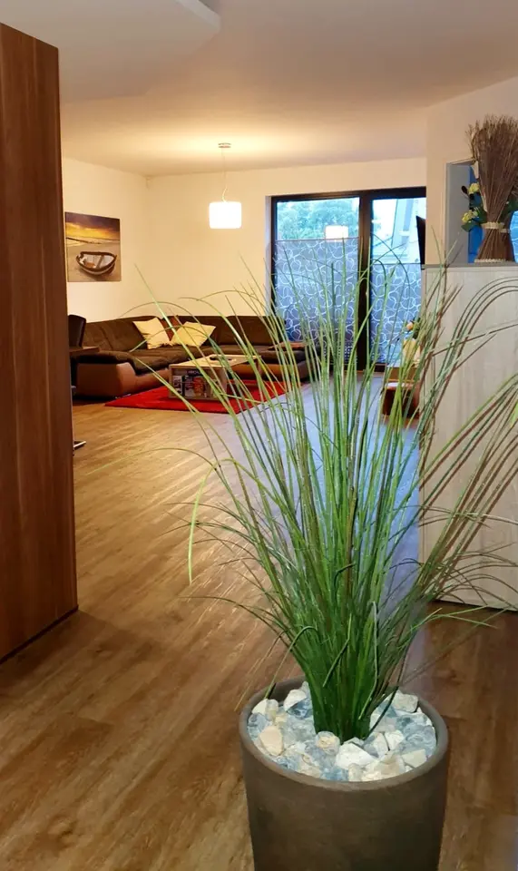 3 Zimmer Wohnung mit 100 m² in Rostock – Bild 2