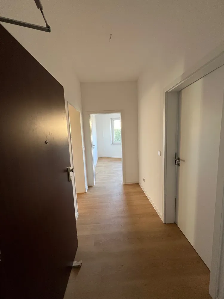 6 Zimmer Wohnung mit 165 m² in Garbsen – Bild 2