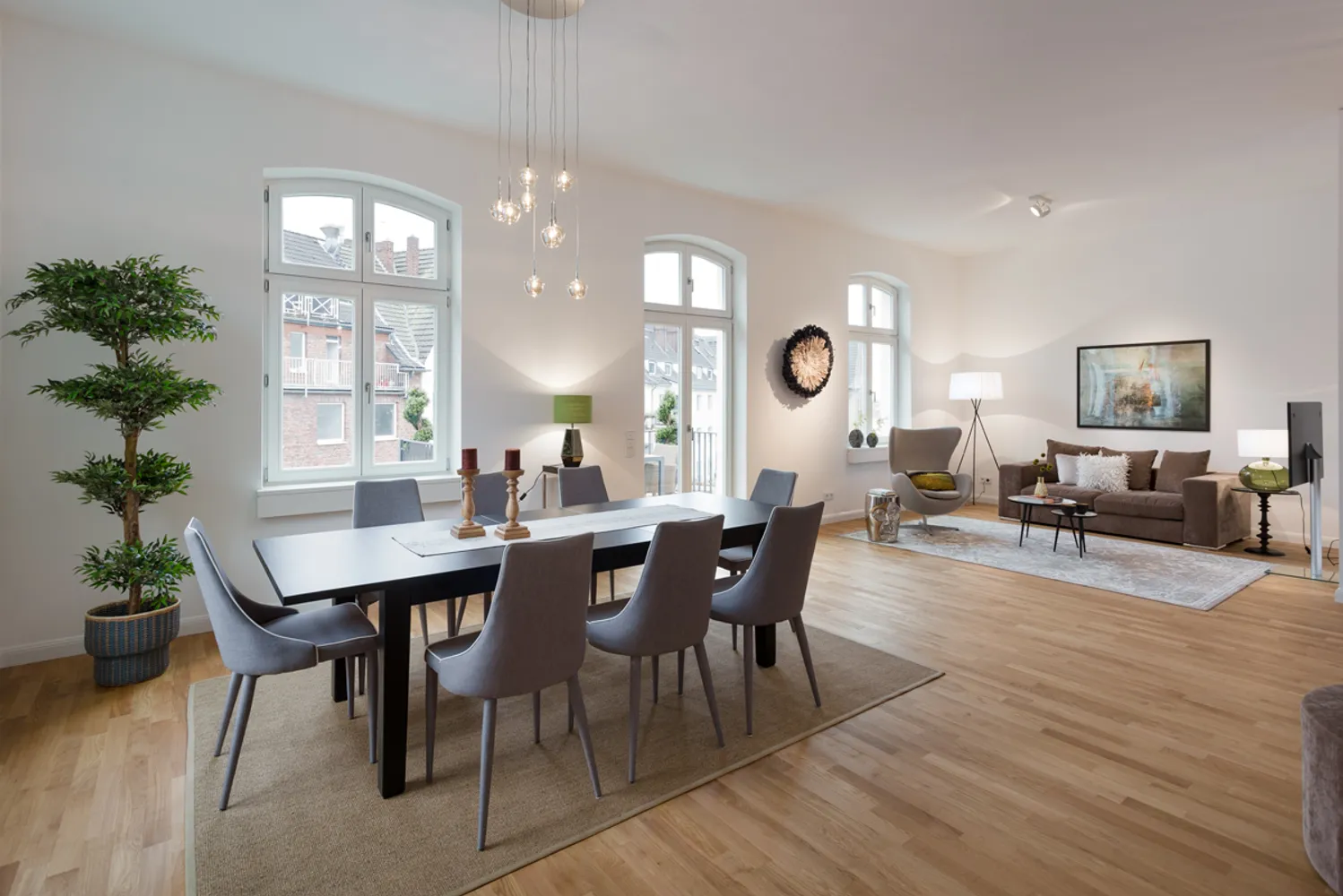 5 Zimmer Wohnung mit 183 m² in Düsseldorf – Bild 1
