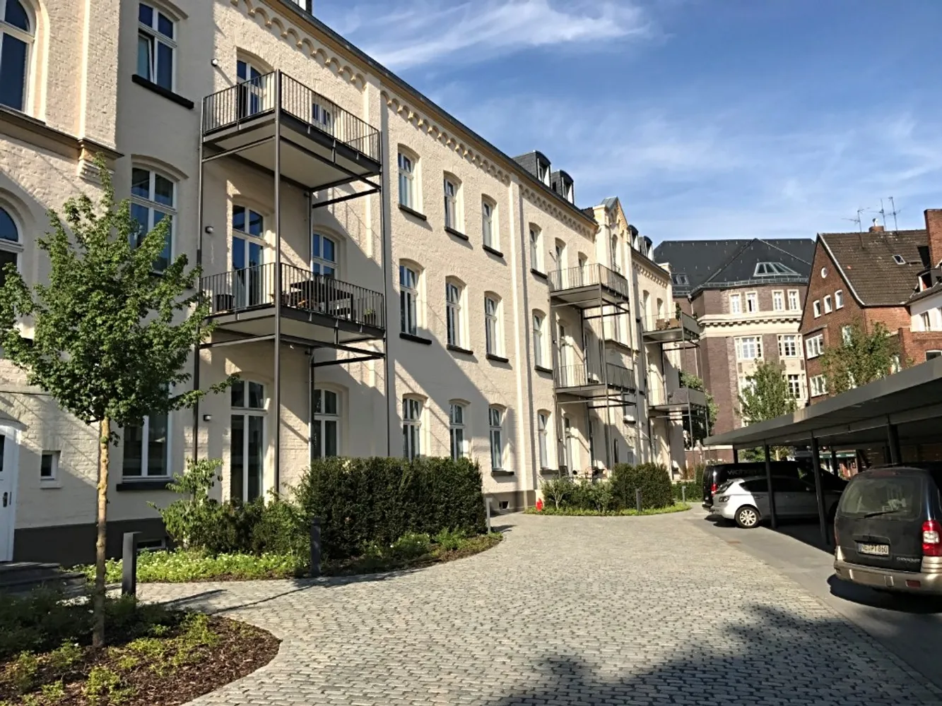 5 Zimmer Wohnung mit 183 m² in Düsseldorf – Bild 2