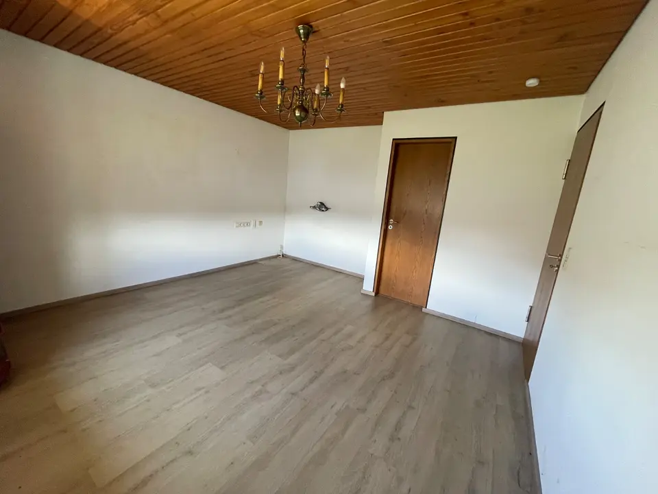 8 Zimmer Wohnung mit 200 m² in Aalen – Bild 9