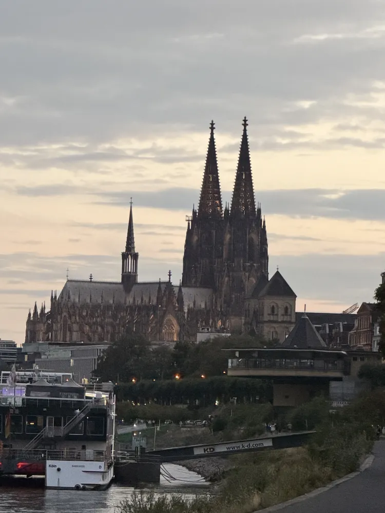 2 Zimmer Wohnung mit 60 m² in Köln – Bild 1