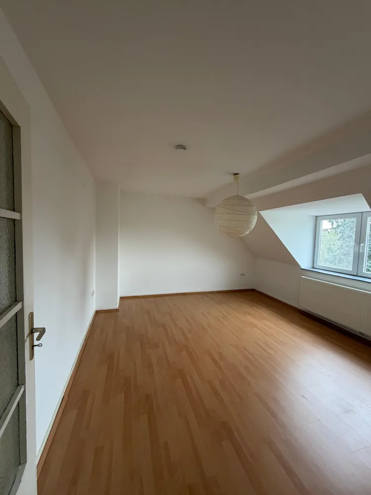 4 Zimmer Wohnung mit 112 m² in Krefeld – Bild 1