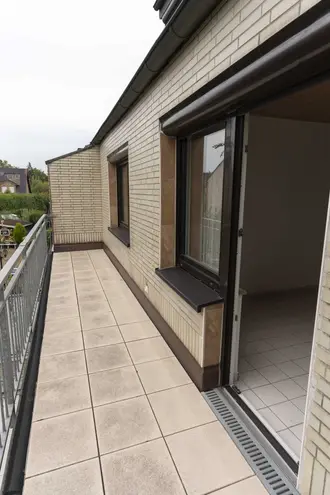 4 Zimmer Wohnung mit 96 m² in Düsseldorf – Bild 1
