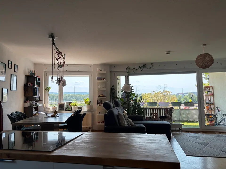 4 Zimmer Wohnung mit 120 m² in Karlsruhe – Bild 2