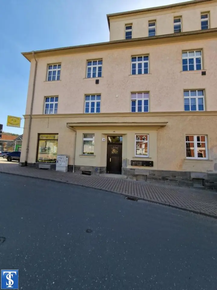 4 Zimmer Wohnung mit 100 m² in Plauen – Bild 1