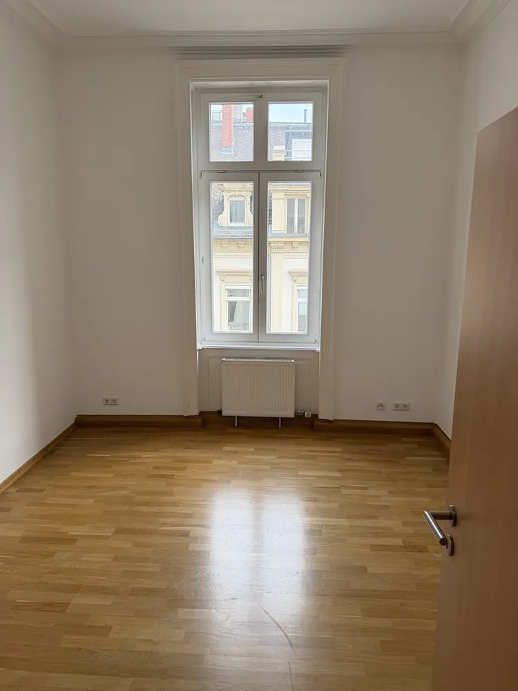5 Zimmer Wohnung mit 120 m² in Wiesbaden – Bild 6