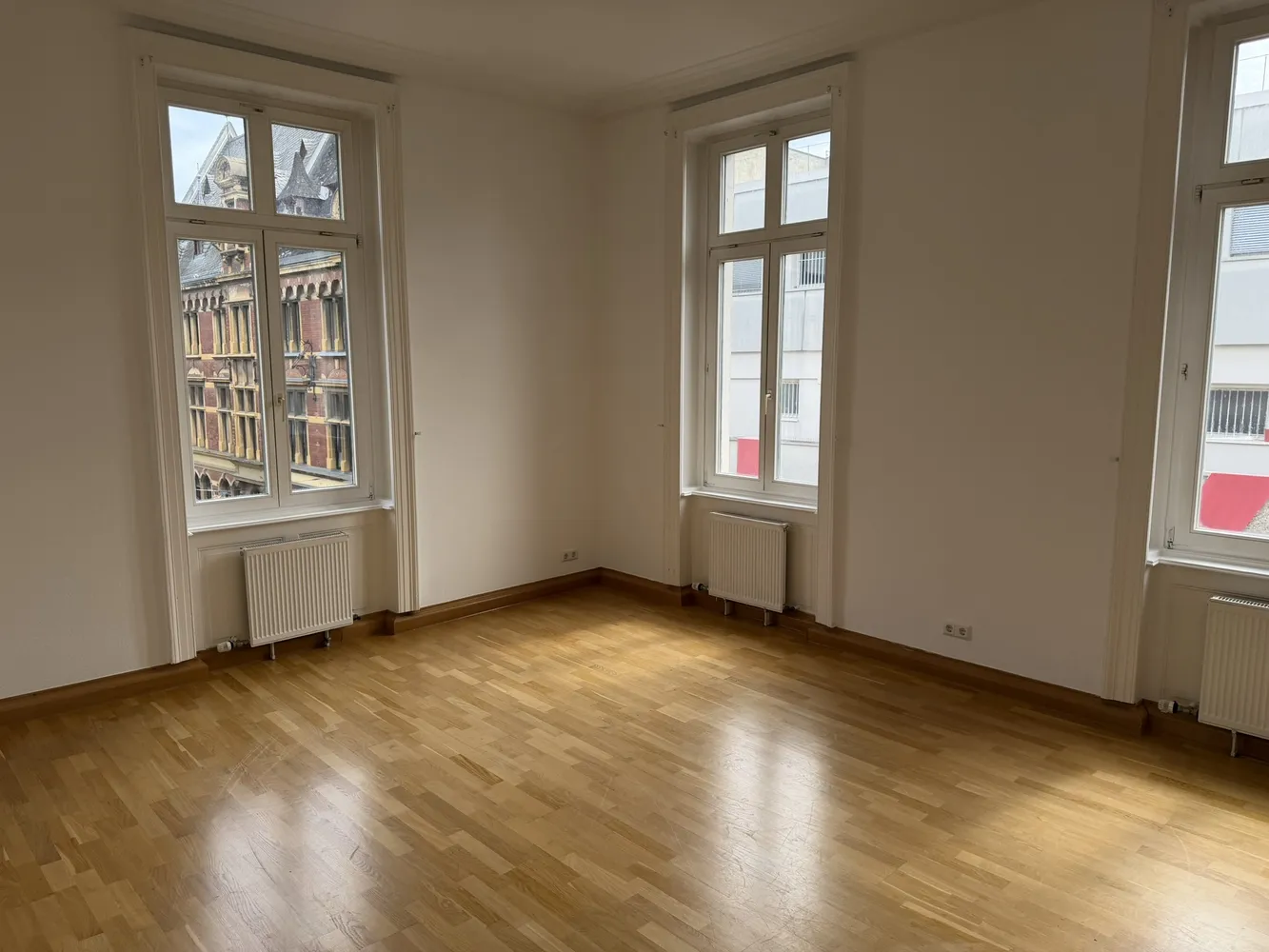 5 Zimmer Wohnung mit 120 m² in Wiesbaden – Bild 7