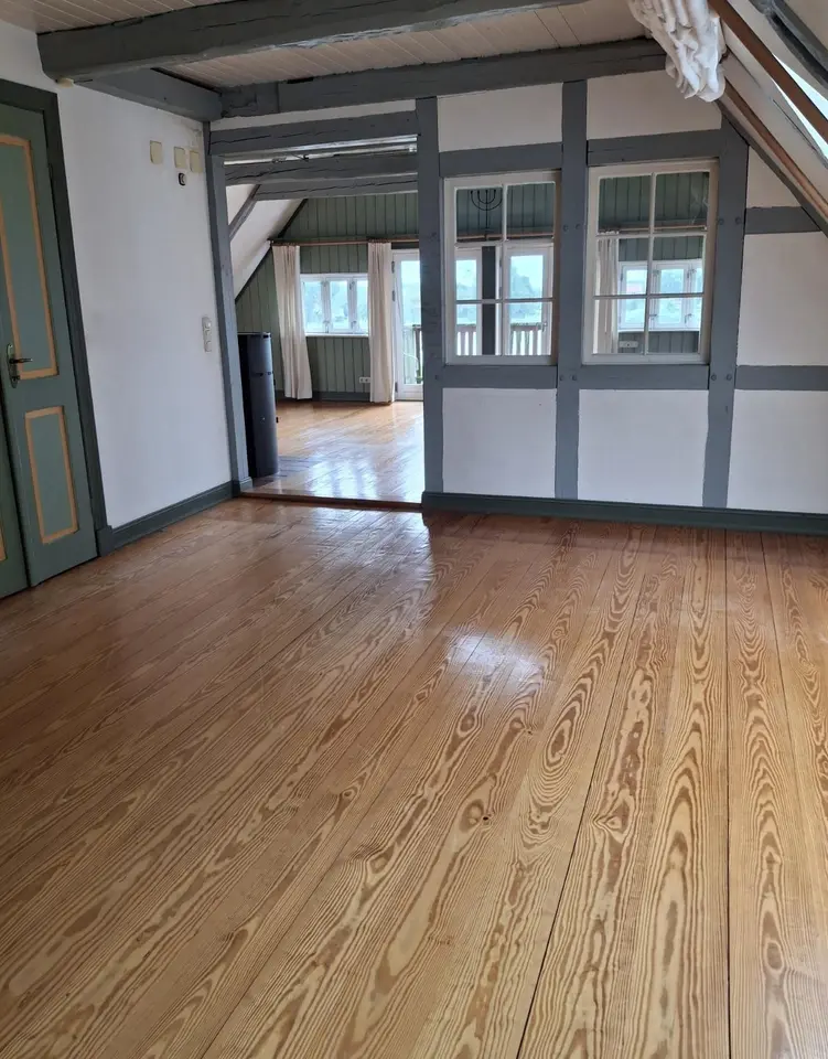 8 Zimmer Wohnung mit 200 m² in Lüneburg – Bild 3