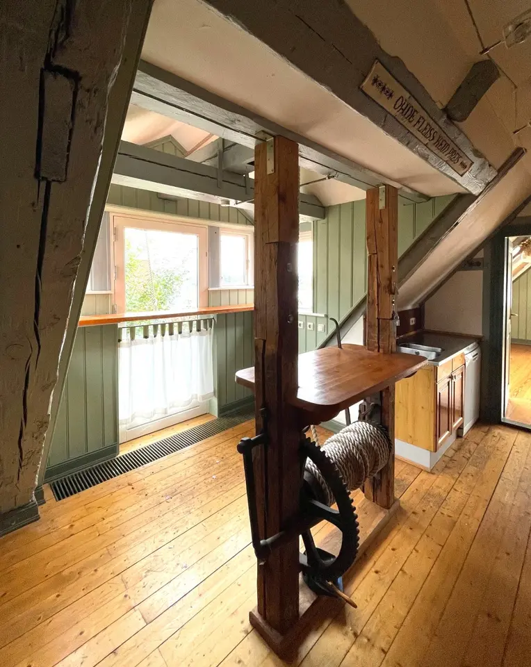 8 Zimmer Wohnung mit 200 m² in Lüneburg – Bild 4