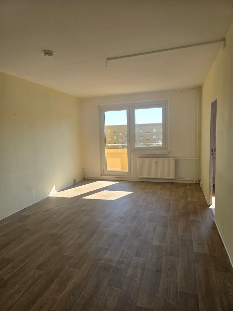 6 Zimmer Wohnung mit 127 m² in Stendal – Bild 1