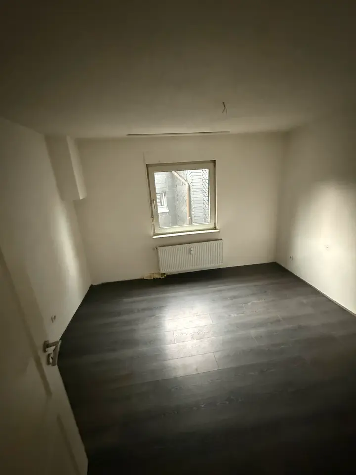 5 Zimmer Wohnung mit 150 m² in Siegen – Bild 2