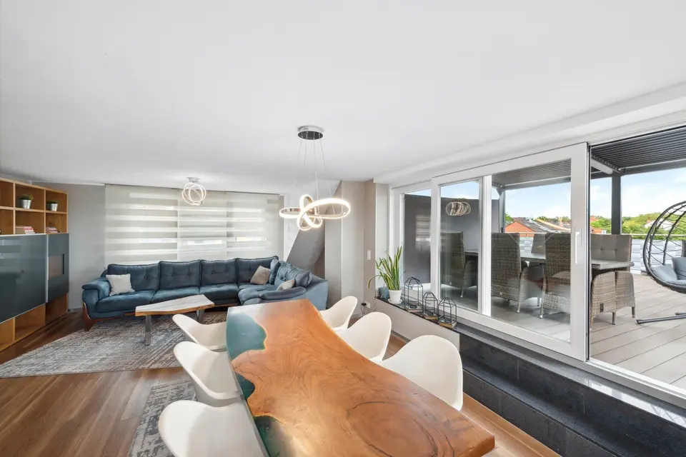 5 Zimmer Wohnung mit 150 m² in Saarbrücken – Bild 2