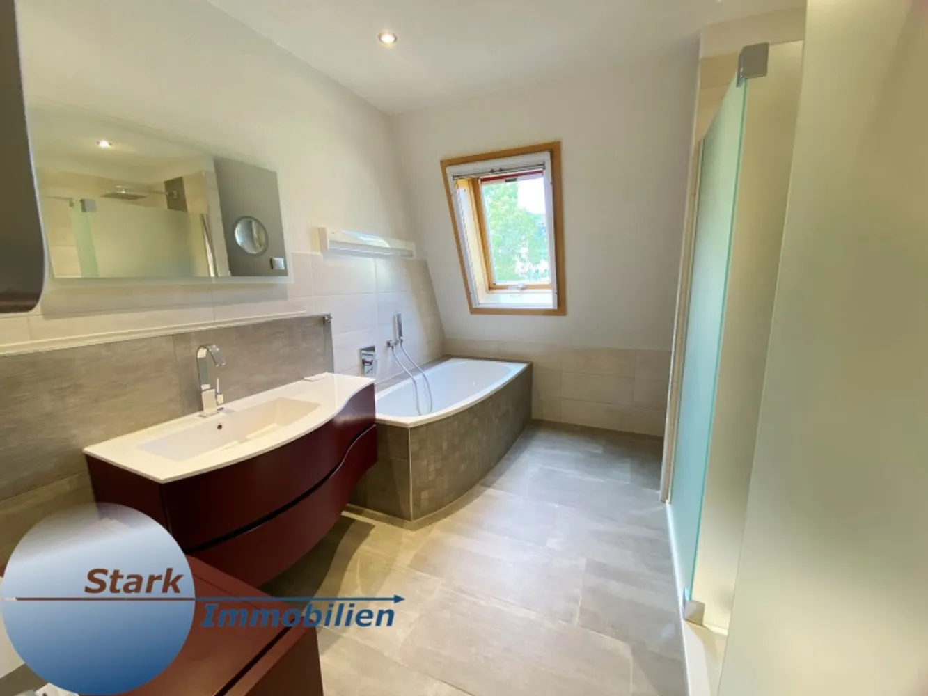 4 Zimmer Wohnung mit 95 m² in Plauen – Bild 4