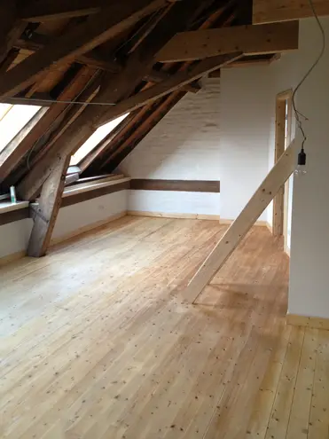 4 Zimmer Wohnung mit 120 m² in Neuss – Bild 2