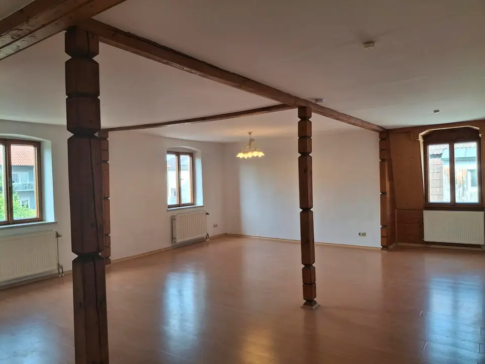 4 Zimmer Wohnung mit 120 m² in Kelheim – Bild 1