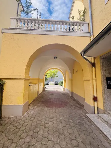 3 Zimmer Wohnung mit 88 m² in München – Bild 2
