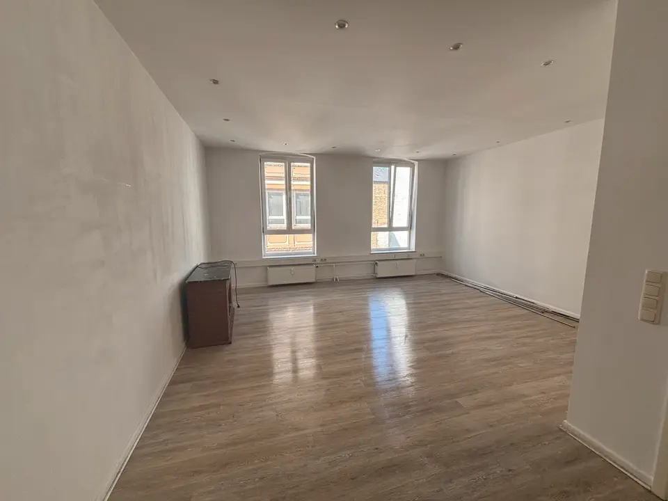 7 Zimmer Wohnung mit 162 m² in Flensburg – Bild 1