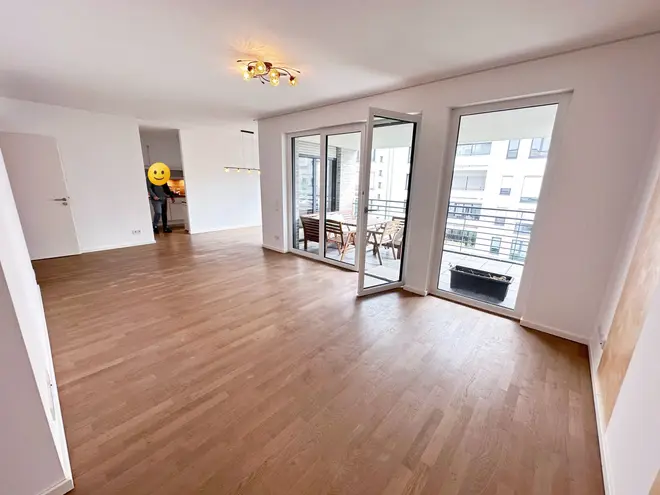 4 Zimmer Wohnung mit 120 m² in Düsseldorf – Bild 2