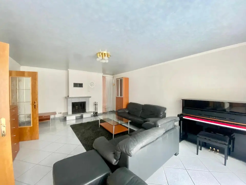 8 Zimmer Haus mit 175 m² in Neuss – Bild 1