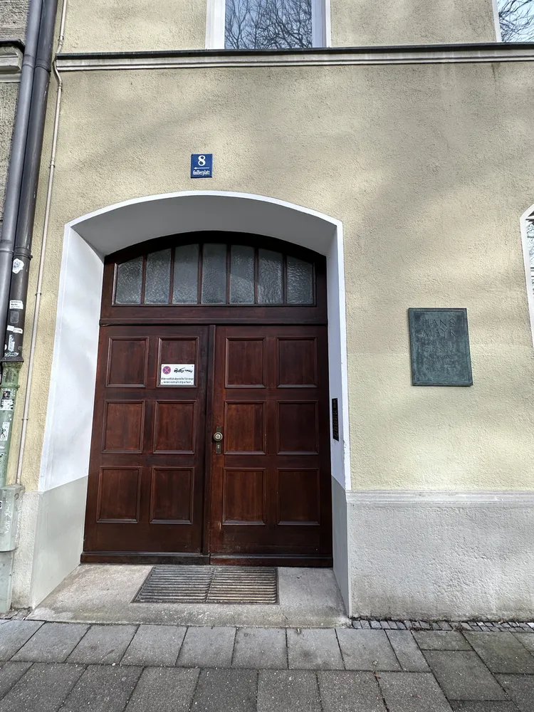 3 Zimmer Wohnung mit 109 m² in München – Bild 2