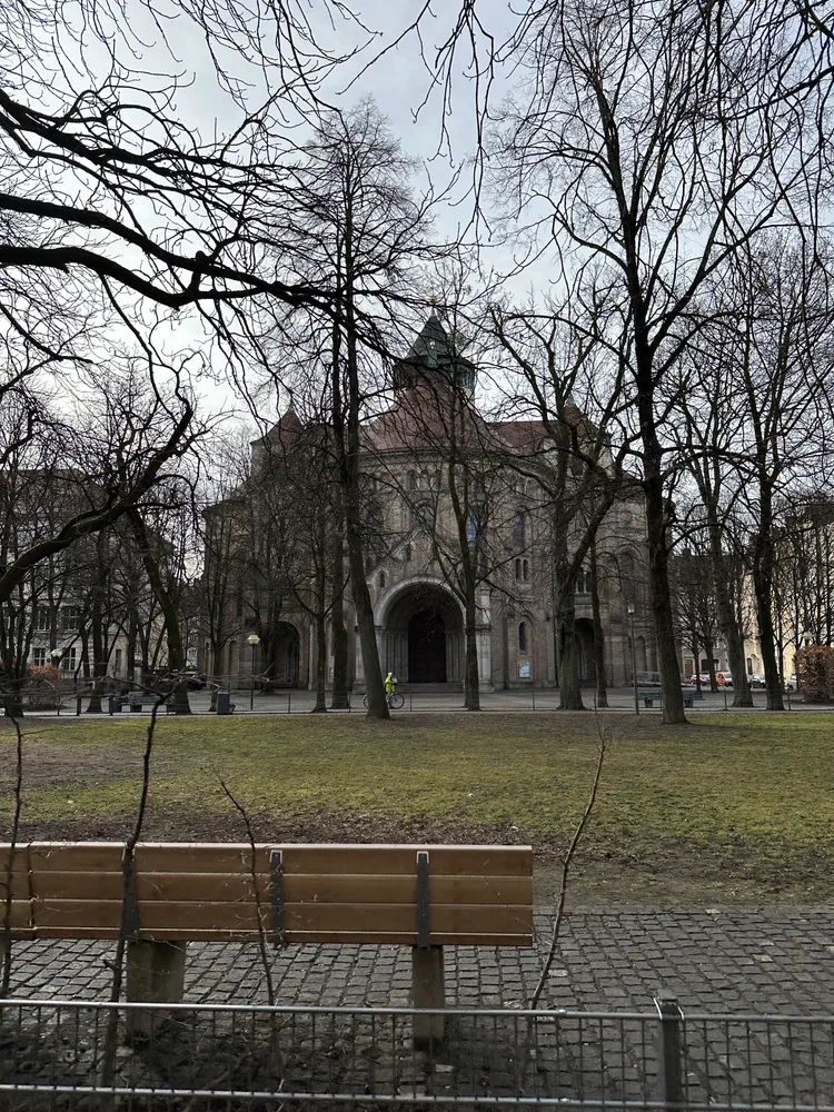 3 Zimmer Wohnung mit 109 m² in München – Bild 4