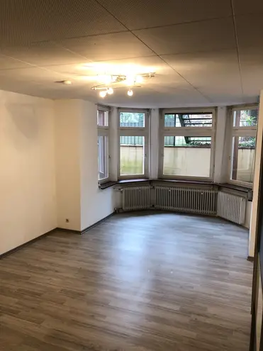 2 Zimmer Wohnung mit 80 m² in Karlsruhe – Bild 2