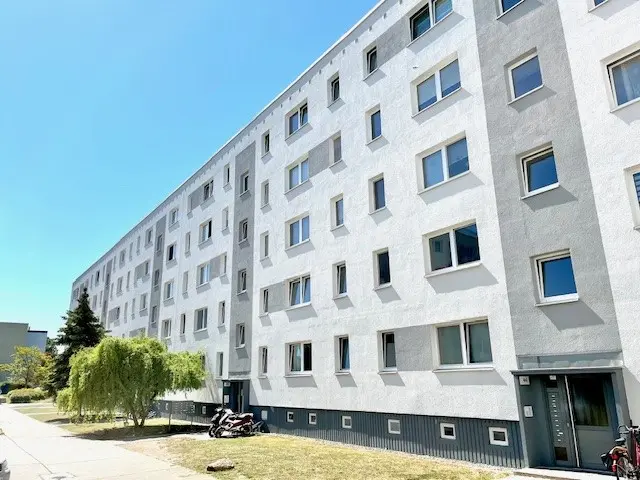 4 Zimmer Wohnung mit 67 m² in Schwerin – Bild 1