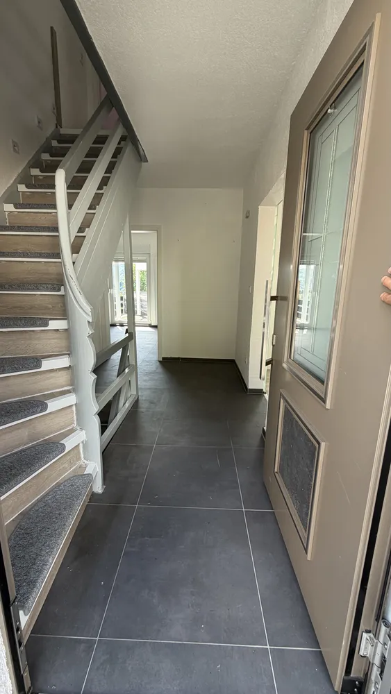 4 Zimmer Wohnung mit 125 m² in Siegen – Bild 2