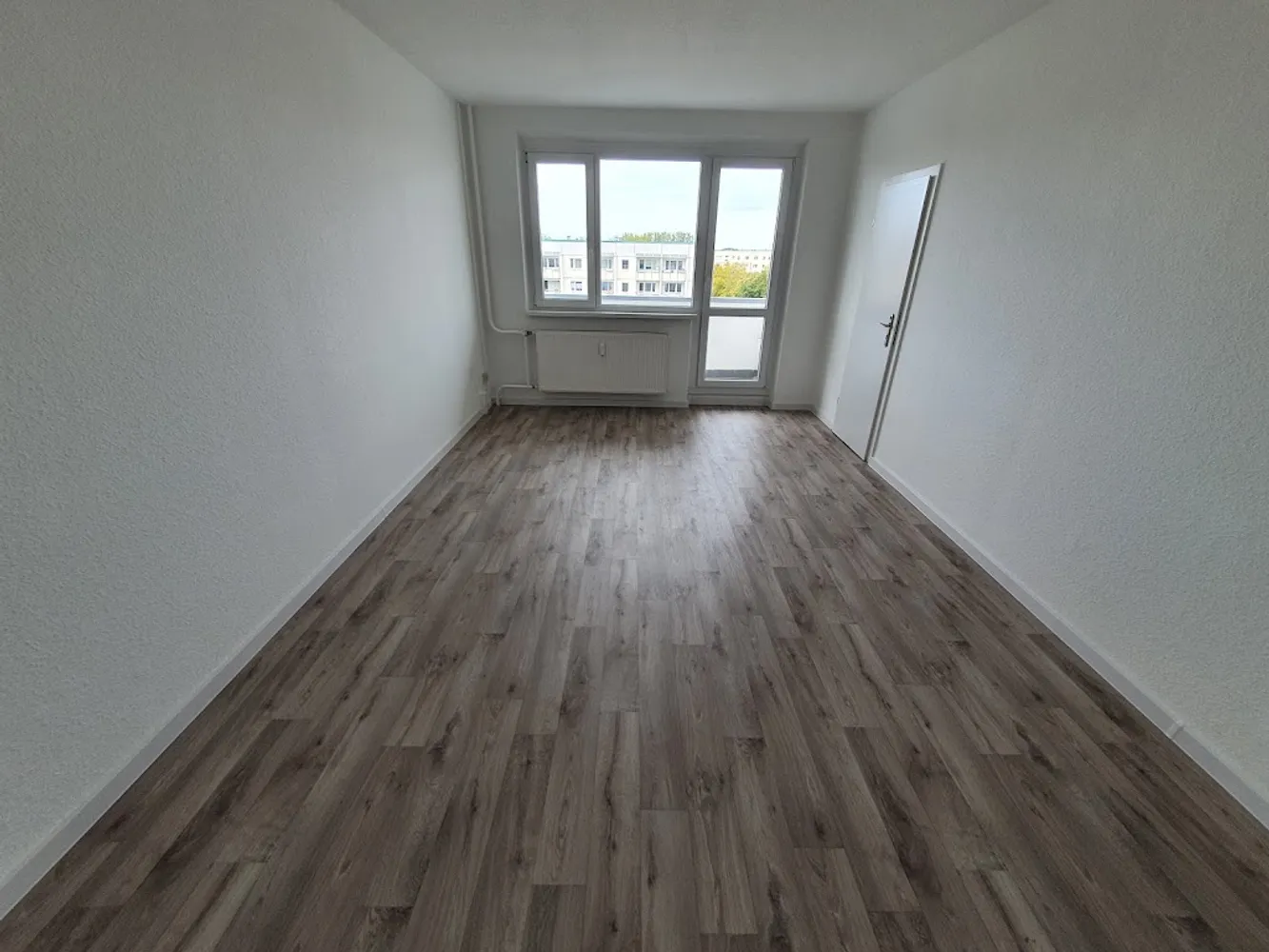 4 Zimmer Wohnung mit 80 m² in Rostock – Bild 1