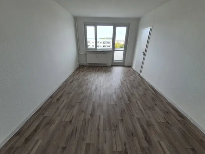 4 Zimmer Wohnung mit 80 m² in Rostock – Bild 1