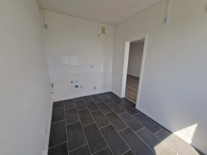 4 Zimmer Wohnung mit 80 m² in Rostock – Bild 2
