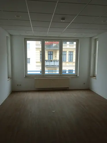 6 Zimmer Wohnung mit 166 m² in Magdeburg – Bild 7