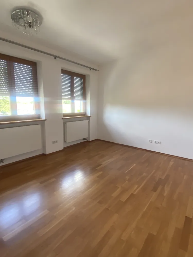 4 Zimmer Wohnung mit 190 m² in Landshut – Bild 12