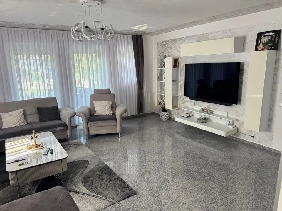 5 Zimmer Haus mit 175 m² in Regensburg – Bild 1