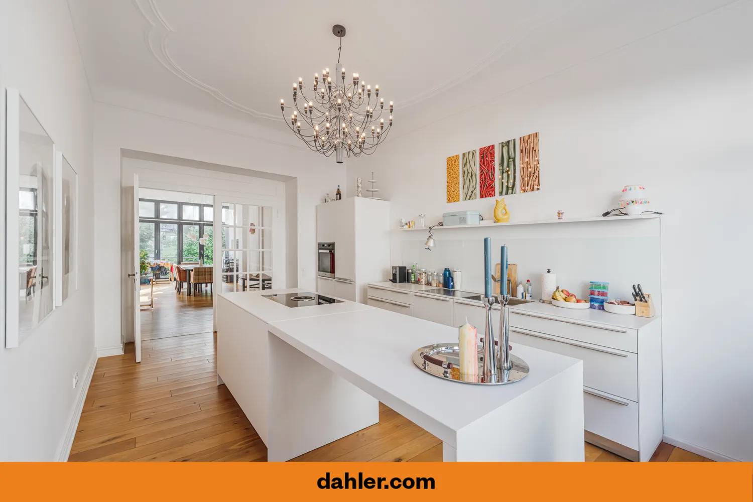 9 Zimmer Haus mit 313 m² in Düsseldorf – Bild 1