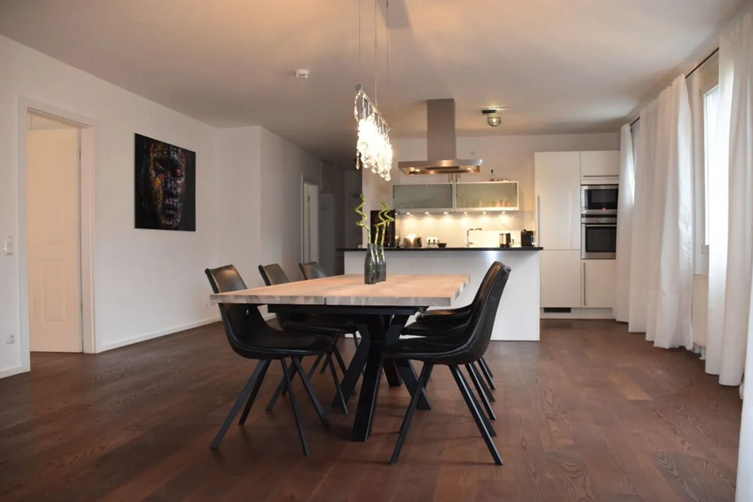 4 Zimmer Wohnung mit 126 m² in München – Bild 1