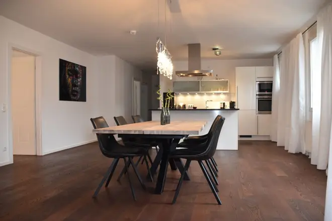 4 Zimmer Wohnung mit 126 m² in München – Bild 1