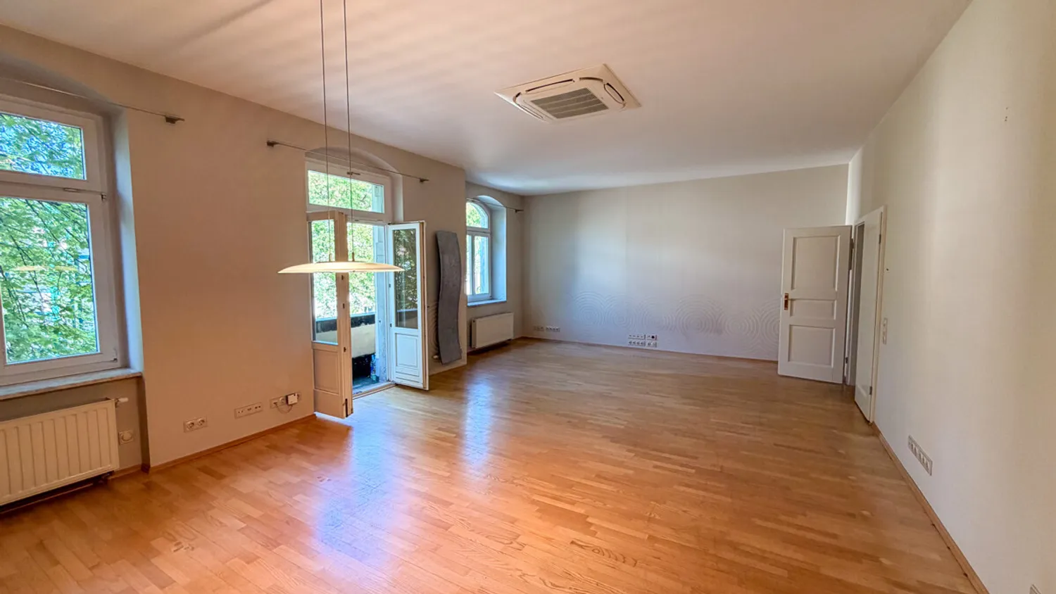 7 Zimmer Wohnung mit 240 m² in Dresden – Bild 12