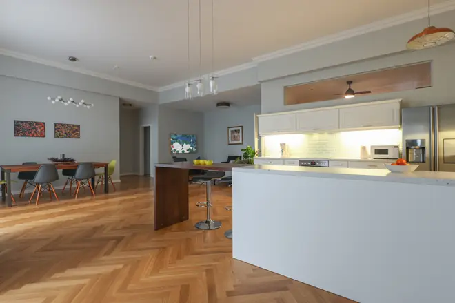 4 Zimmer Wohnung mit 161 m² in Berlin – Bild 2