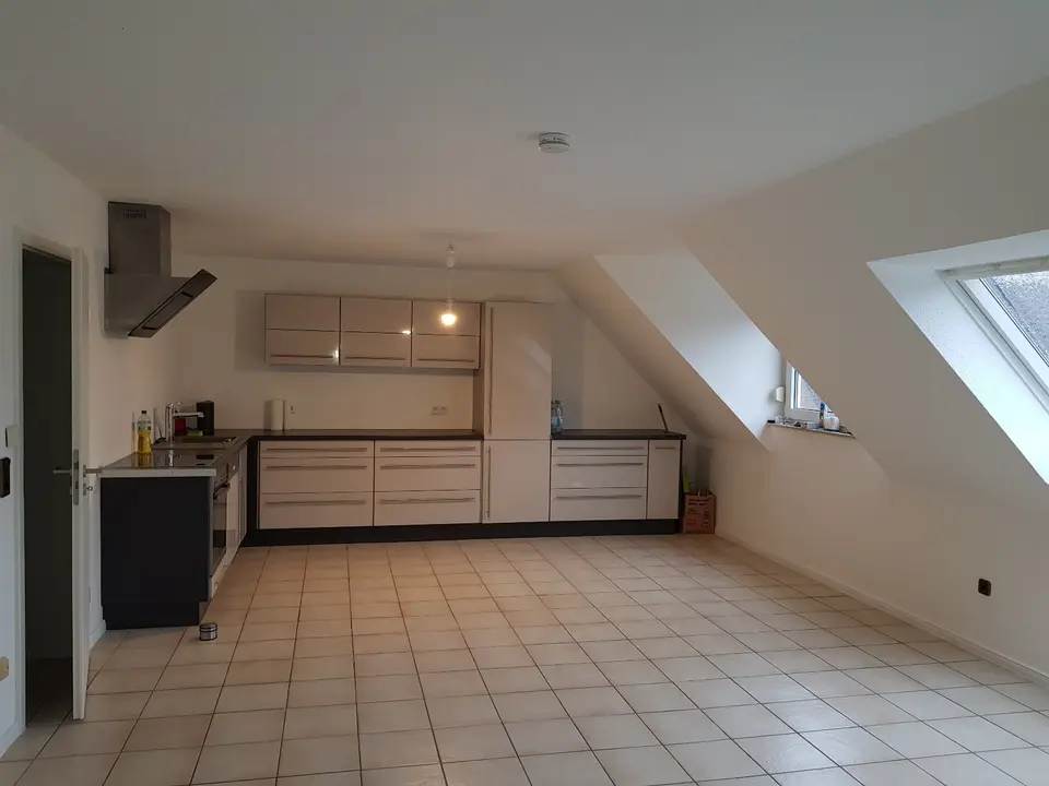 5 Zimmer Wohnung mit 111 m² in Neuss – Bild 2