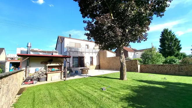 5 Zimmer Haus mit 145 m² in Wiesbaden – Bild 1