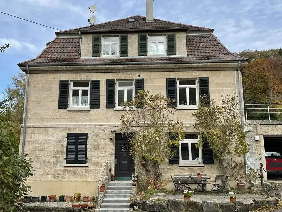3 Zimmer Wohnung mit 110 m² in Reutlingen – Bild 2
