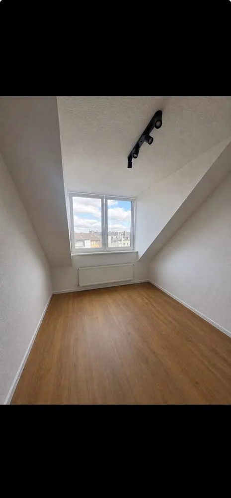2 Zimmer Wohnung mit 85 m² in Mülheim an der Ruhr – Bild 2