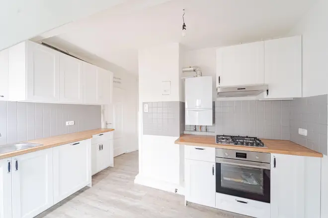 4 Zimmer Wohnung mit 110 m² in Lübeck – Bild 2