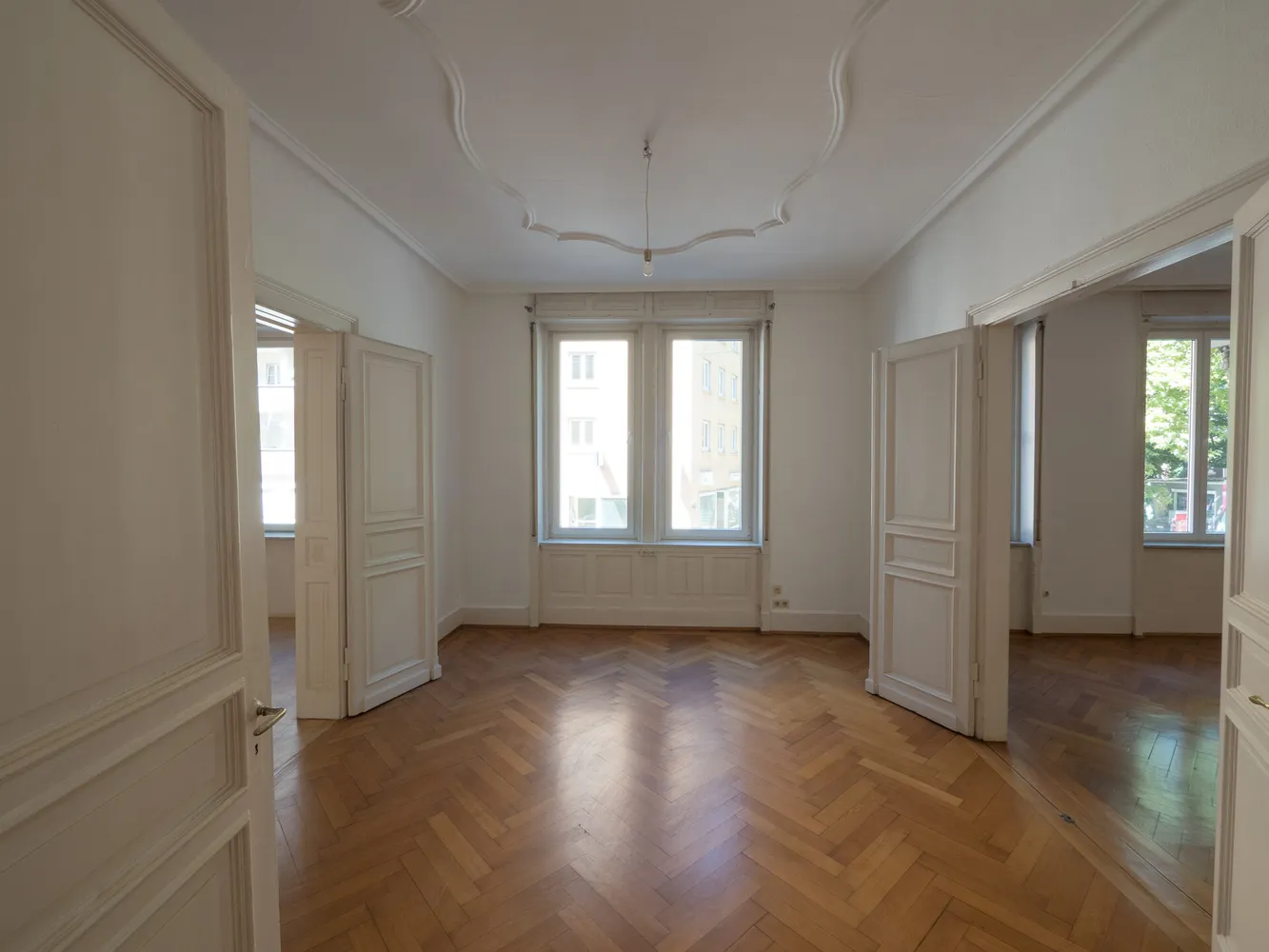 6 Zimmer Wohnung mit 230 m² in Stuttgart – Bild 4