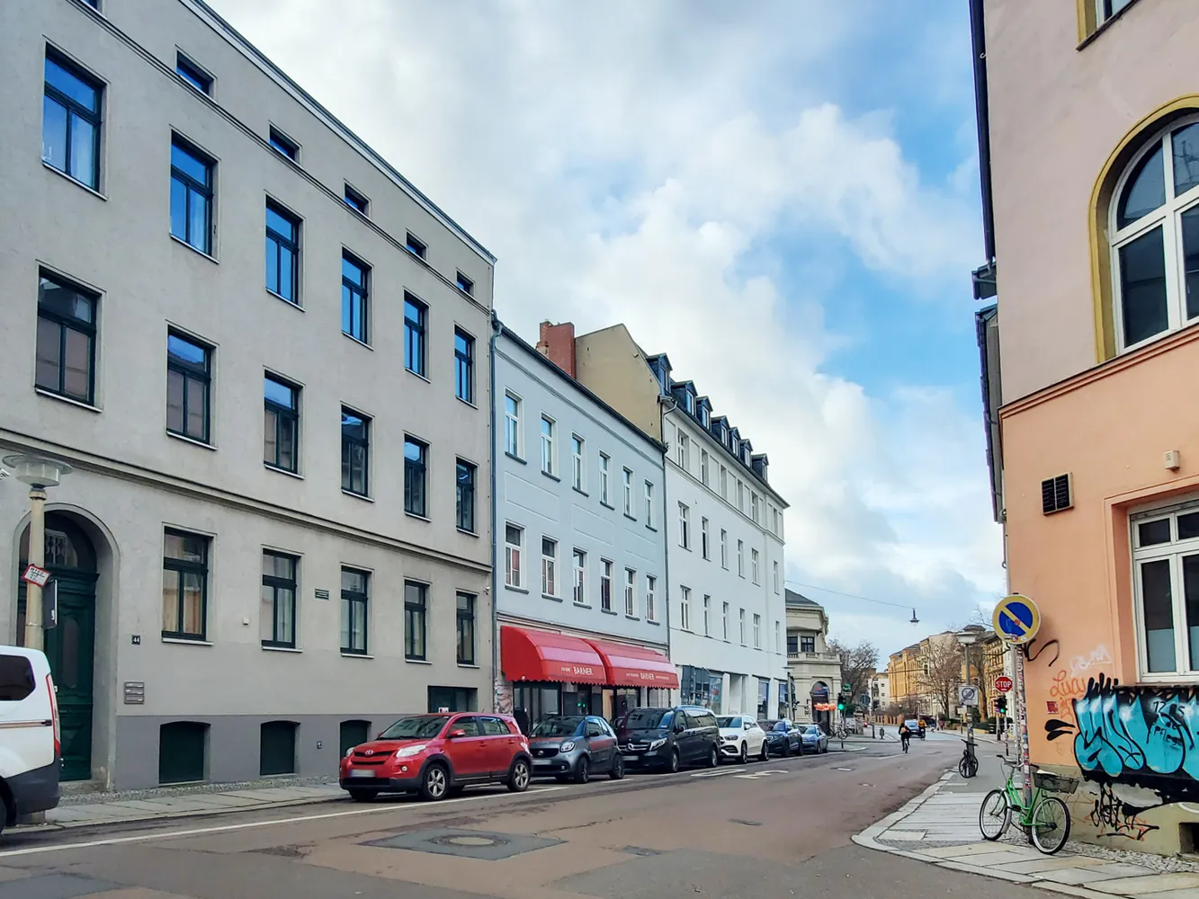 5 Zimmer Wohnung mit 196 m² in Halle (Saale) – Bild 1